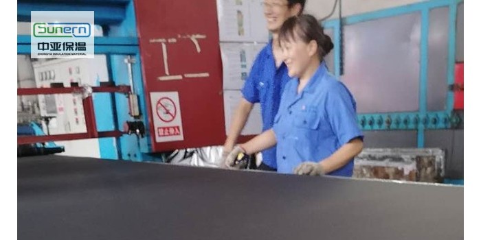 橡塑保溫板材質是什么？