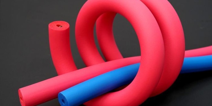 彩色橡塑保溫管特點如何？中亞保溫可定制批發(fā)